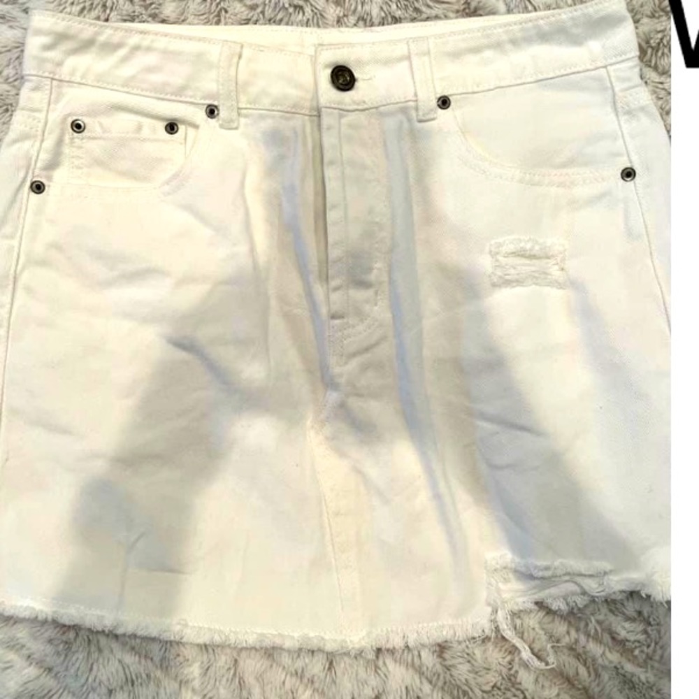 White denim skirt
